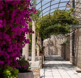 Luxury 7 Bedroom Villa with Heated Pool, Gym, Sauna, Jacuzzi and Sea Views in Dubrovnik, Sleeps 12-14